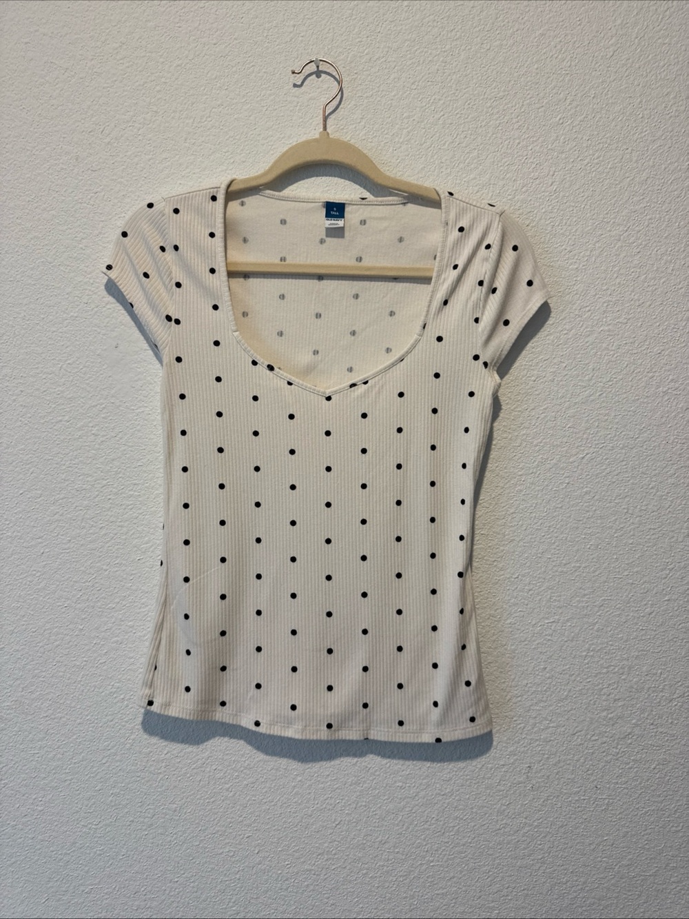 Old Navy White Short-Sleeve Scoop Neck Polka Dot Top
